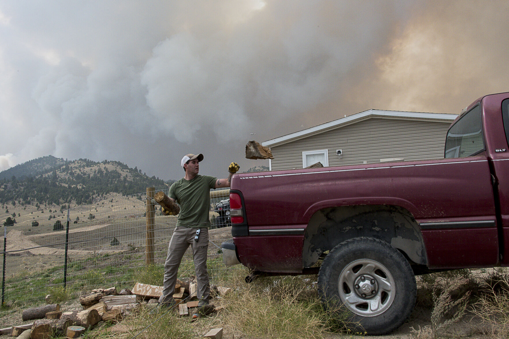 210922 PHOTO Haystack Evac and Air Tankers JOSHUA - 2